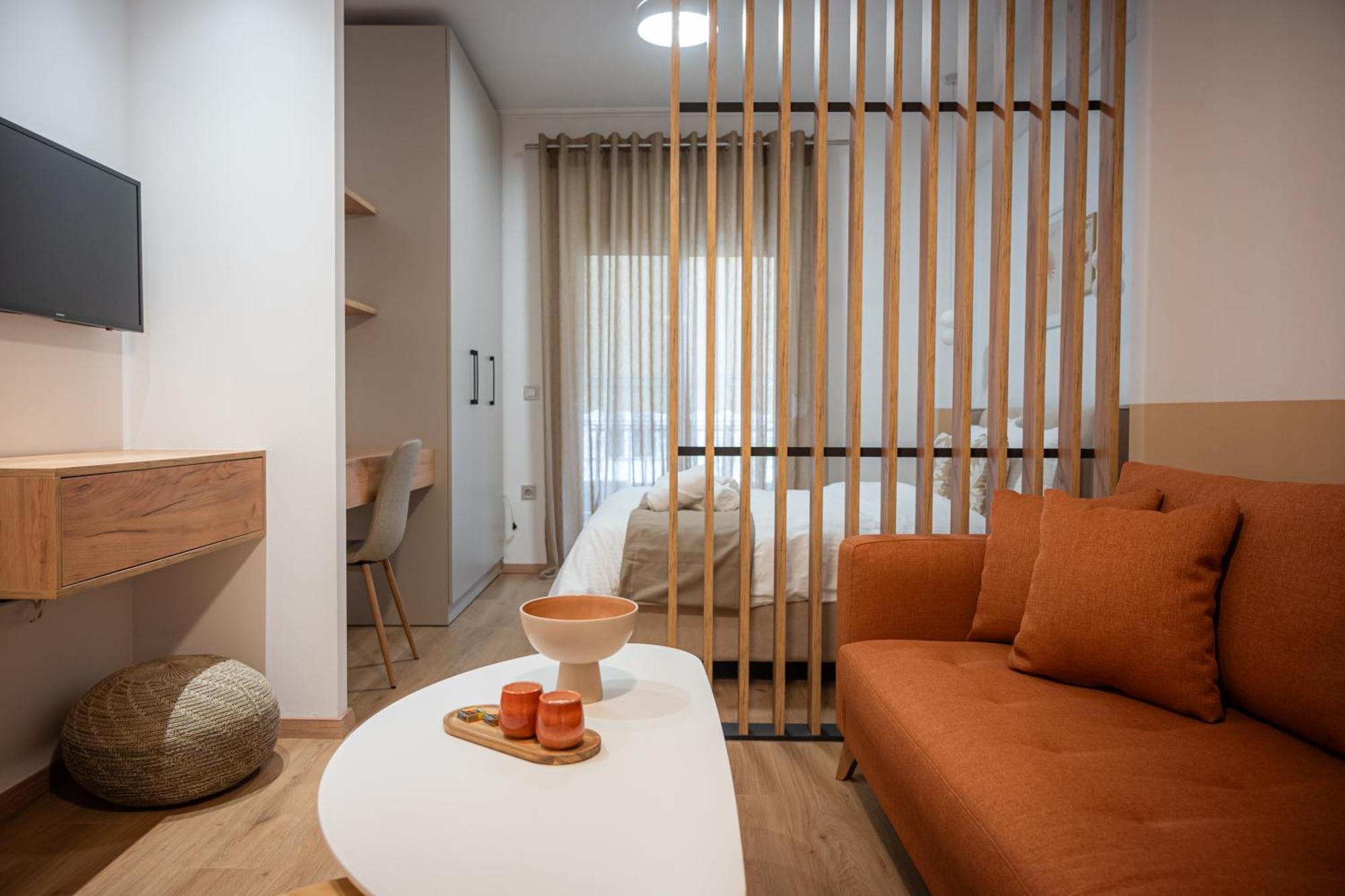 White Luxury Apartment *